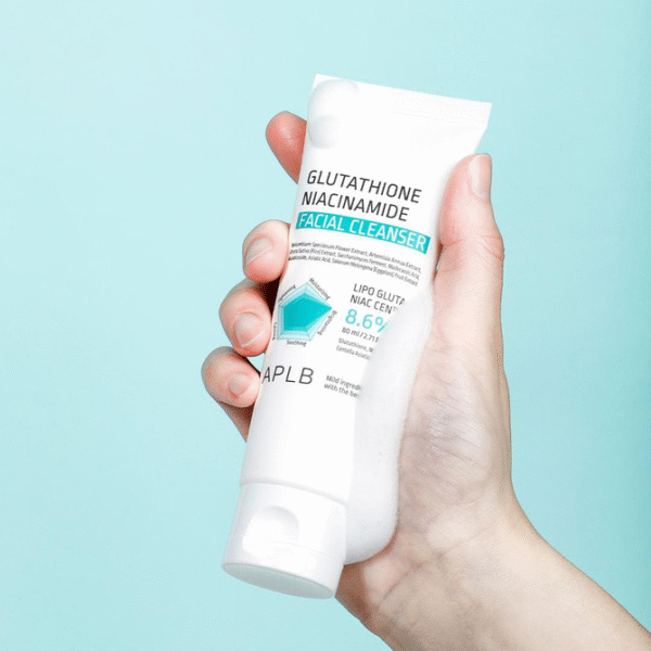 APLB Glutathione Niacinamide Facial Cleanser 80ml in bd